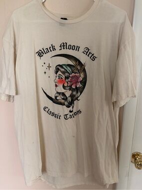 Gildan Cream Graphic Tee with Black Moon Arts Tattoo Design